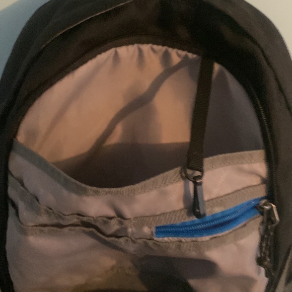 Columbia backpack, excellent condition, very minimal wear and tear if any. - Picture 5 of 7